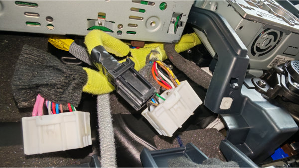 Kia PV5 stereo wiring